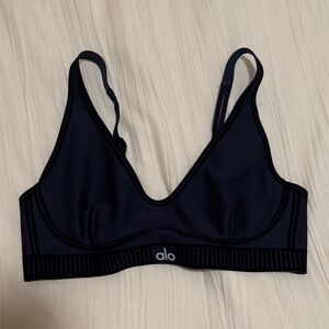 ALO Yoga Airlift Line Up Bra